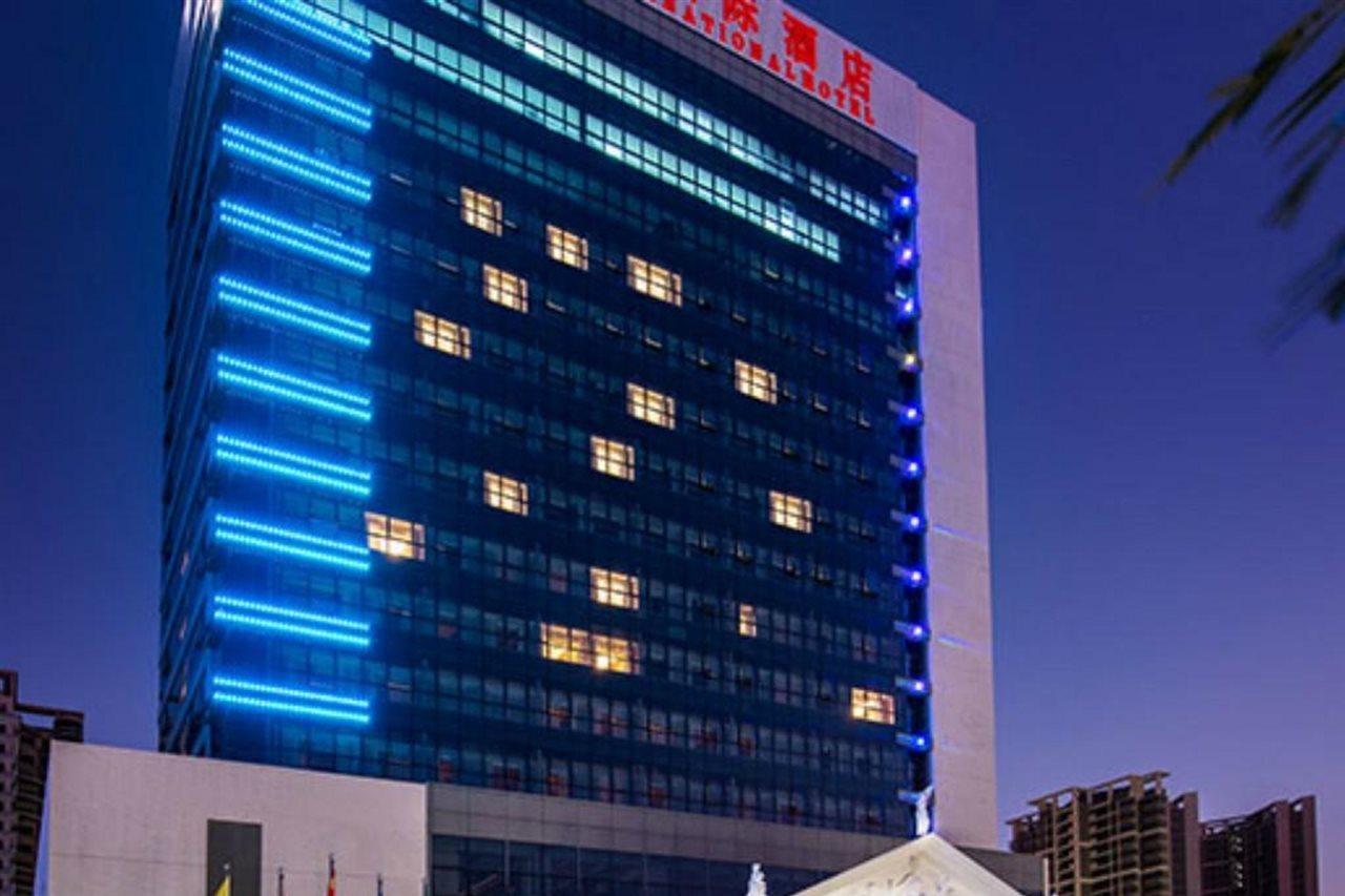 Vienna International Hotel Shenzhen Qianhai Екстериор снимка