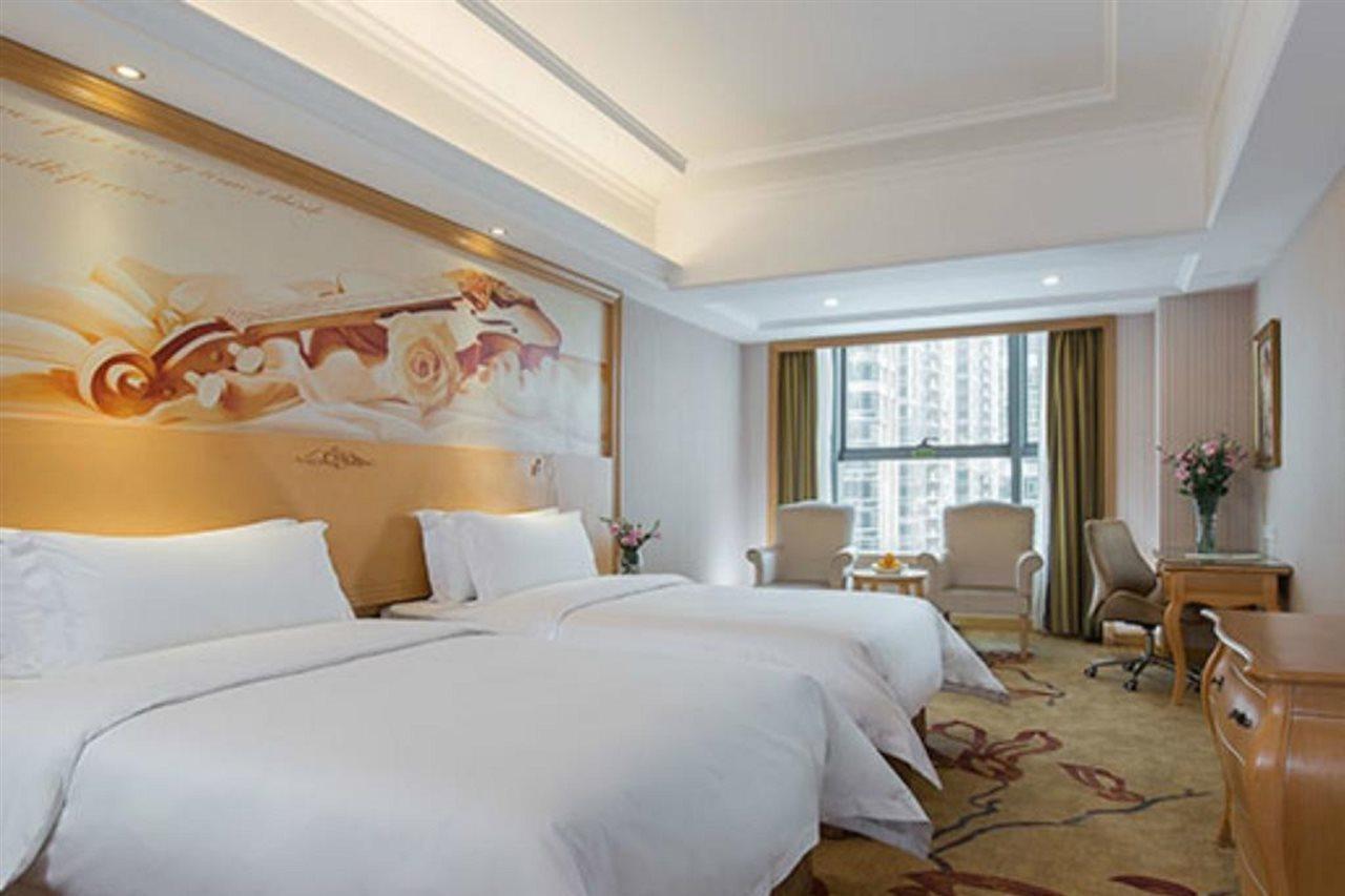 Vienna International Hotel Shenzhen Qianhai Екстериор снимка