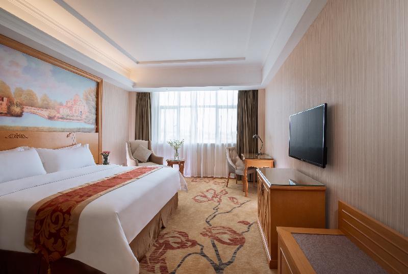 Vienna International Hotel Shenzhen Qianhai Екстериор снимка