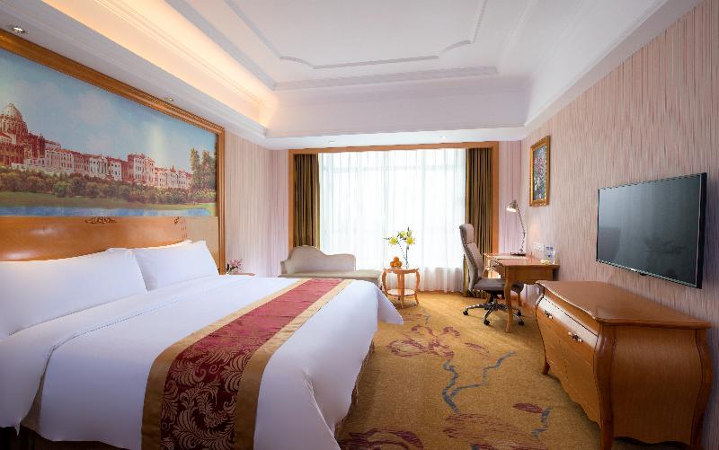 Vienna International Hotel Shenzhen Qianhai Екстериор снимка